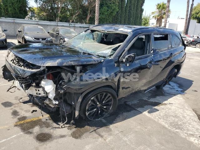 2024 TOYOTA HIGHLANDER LE