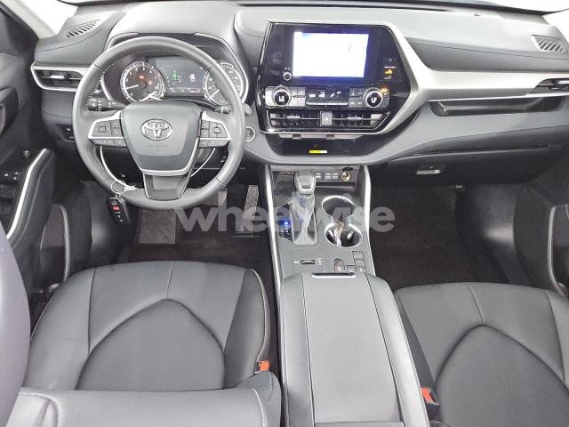 2025 TOYOTA HIGHLANDER LE