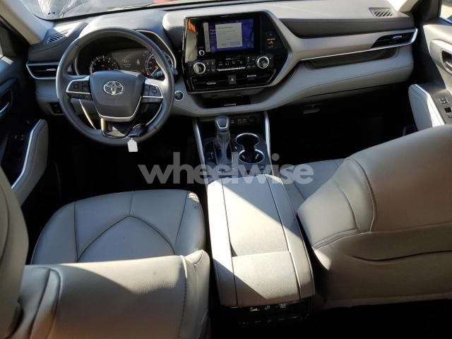 2024 TOYOTA HIGHLANDER LE