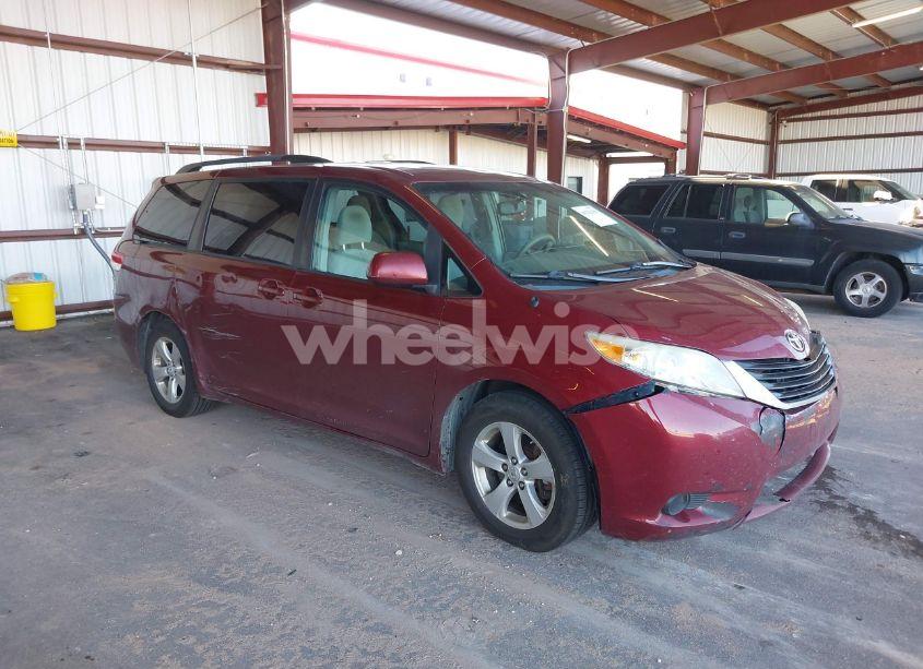 Main photo of 2013 TOYOTA SIENNA LE V6 8 PASSENGER with VIN 5TDKK3DC1DS306586
