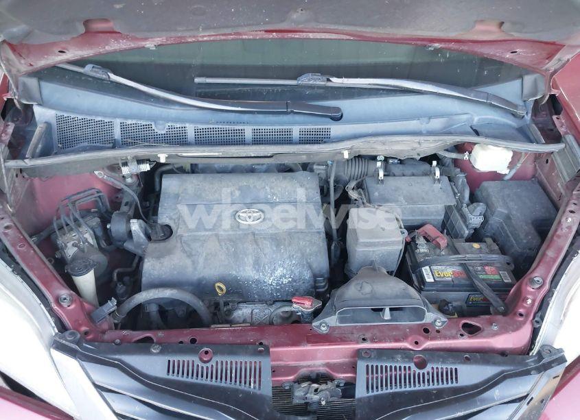 Thumbnail 2 of 2013 TOYOTA SIENNA LE V6 8 PASSENGER