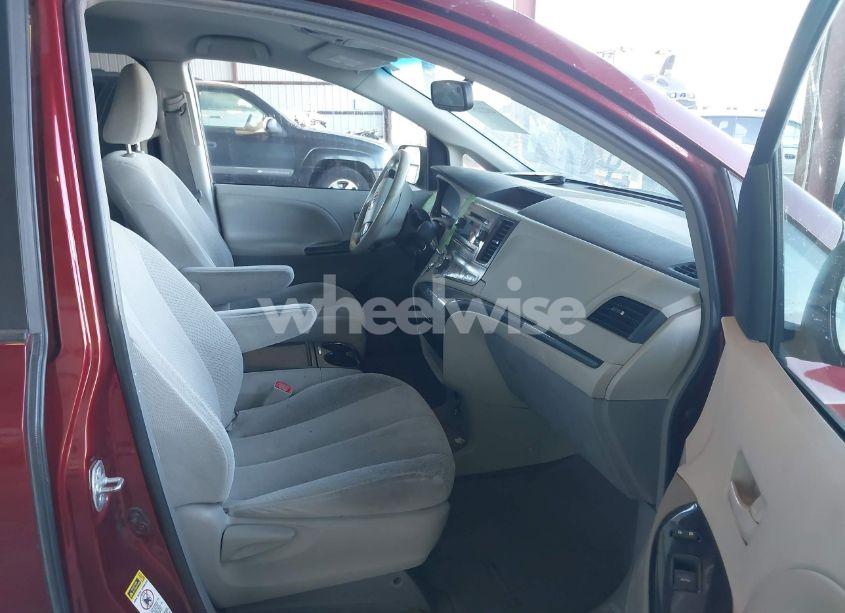 Thumbnail 7 of 2013 TOYOTA SIENNA LE V6 8 PASSENGER