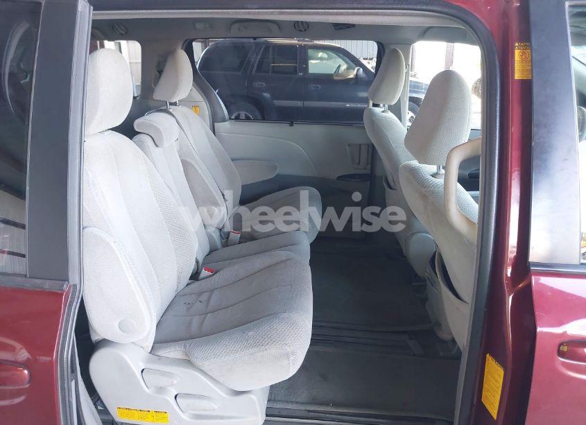 Thumbnail 10 of 2013 TOYOTA SIENNA LE V6 8 PASSENGER