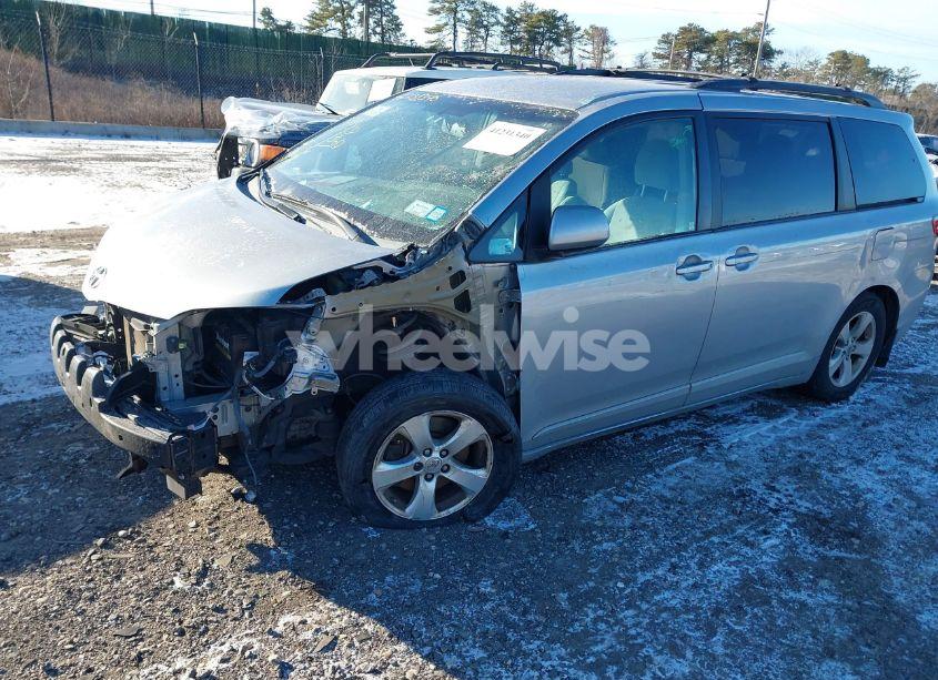 Thumbnail 9 of 2016 TOYOTA SIENNA LE 8 PASSENGER
