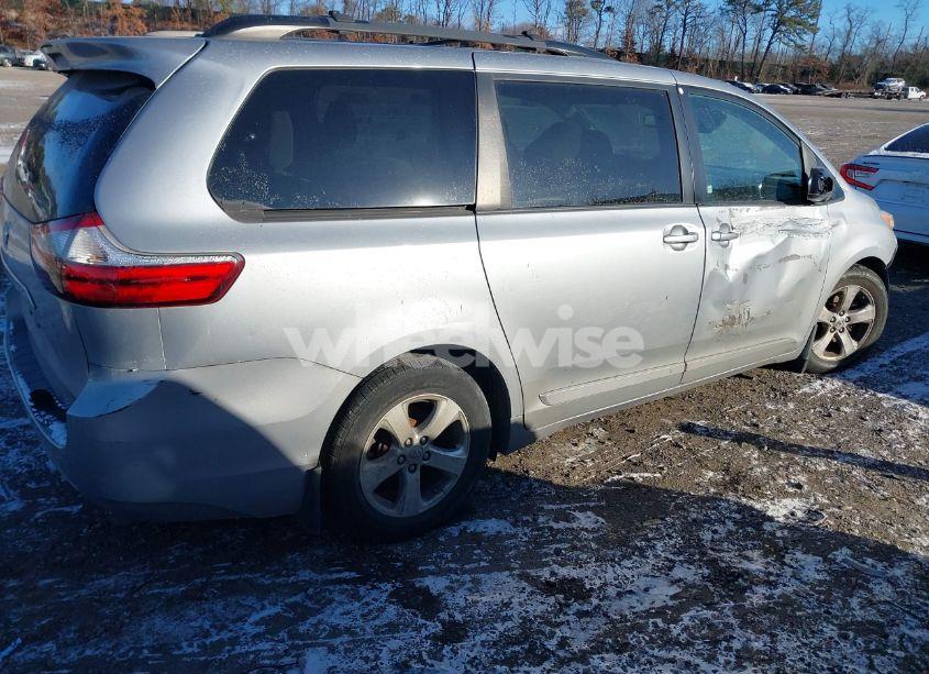 Thumbnail 11 of 2016 TOYOTA SIENNA LE 8 PASSENGER