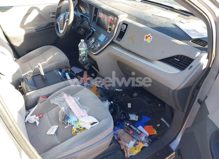 Thumbnail 12 of 2016 TOYOTA SIENNA LE 8 PASSENGER