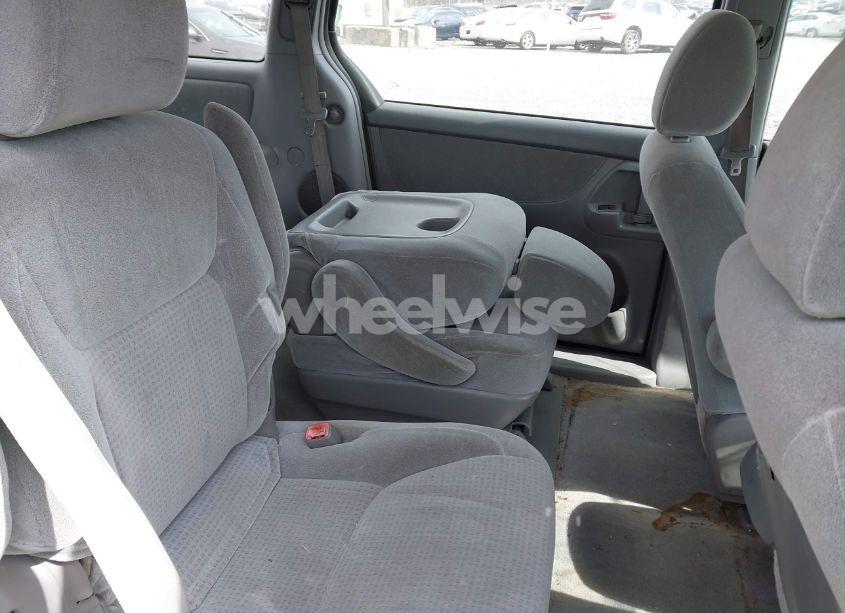 Thumbnail 10 of 2010 TOYOTA SIENNA CE
