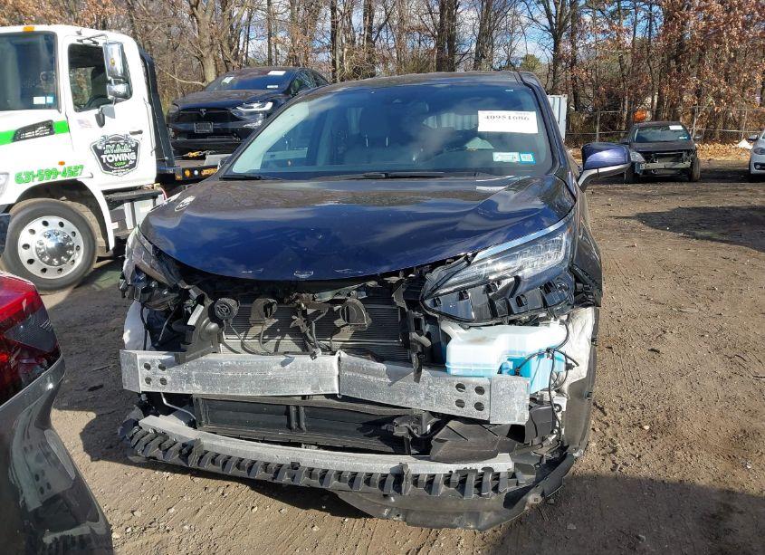 Thumbnail 4 of 2022 TOYOTA SIENNA LE