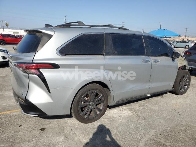2021 TOYOTA SIENNA XSE