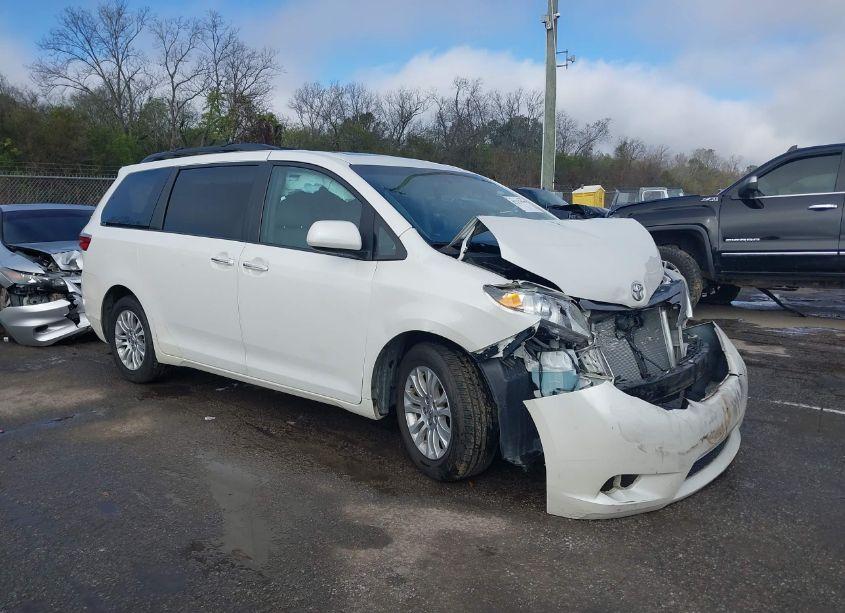 Photo of TOYOTA SIENNA XLE 8 PASSENGER