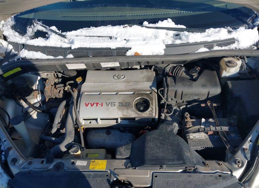 Thumbnail 2 of 2005 TOYOTA SIENNA XLE LIMITED