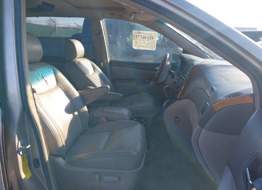 Thumbnail 7 of 2005 TOYOTA SIENNA XLE LIMITED