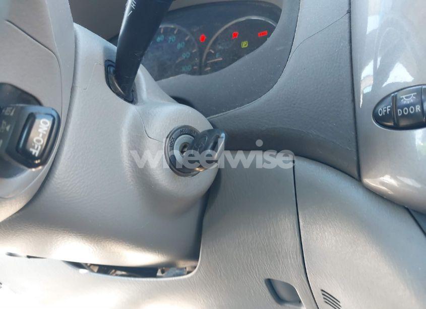 Thumbnail 3 of 2006 TOYOTA SIENNA LE