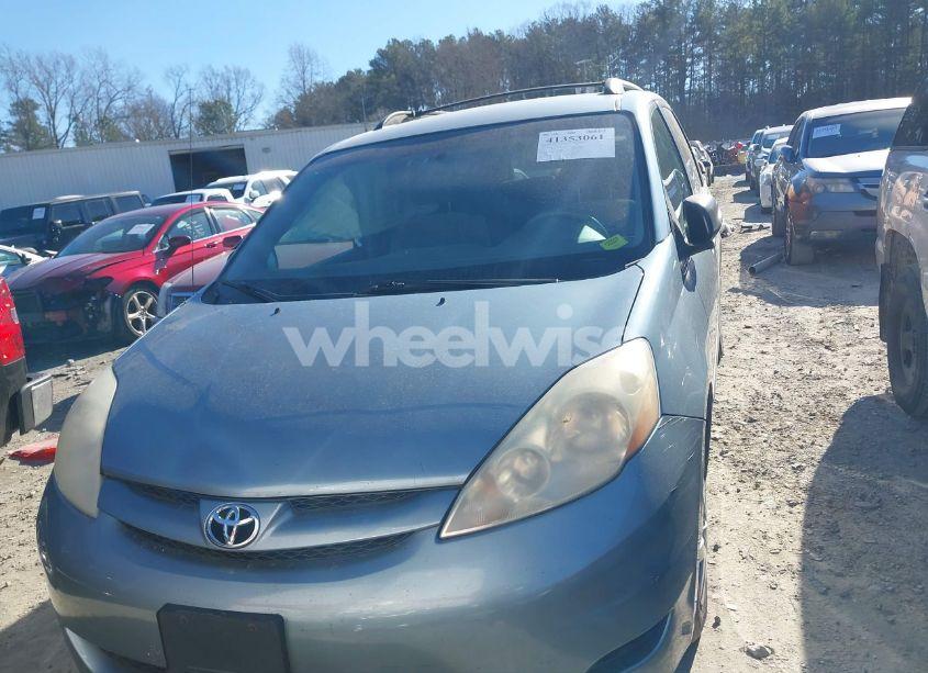 Thumbnail 4 of 2006 TOYOTA SIENNA LE