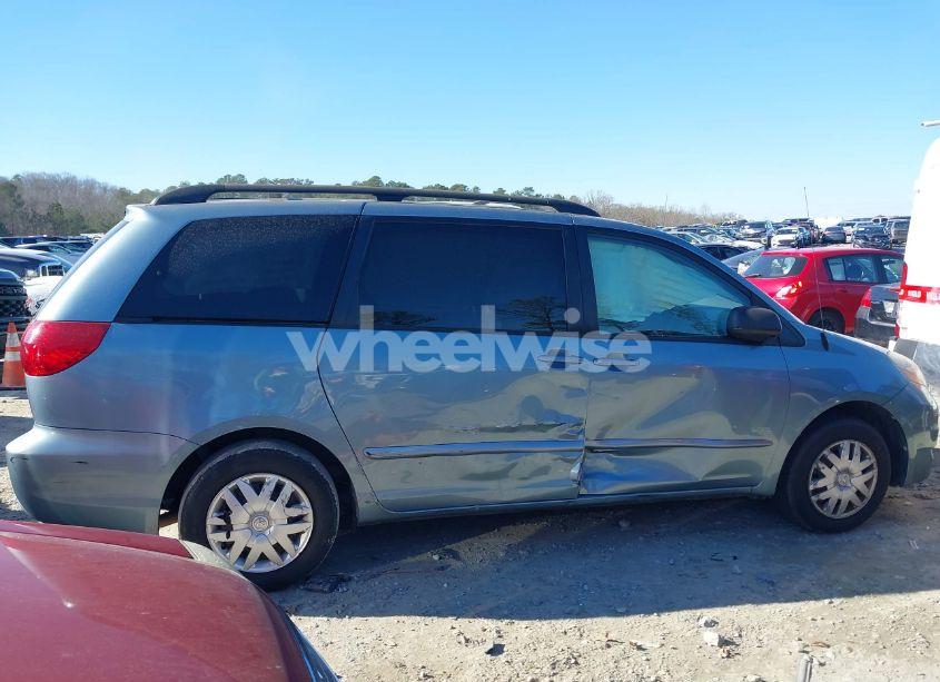 Thumbnail 5 of 2006 TOYOTA SIENNA LE