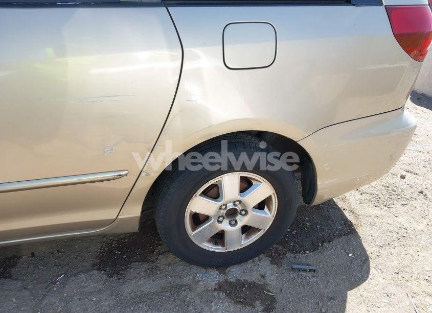 Thumbnail 9 of 2004 TOYOTA SIENNA LE