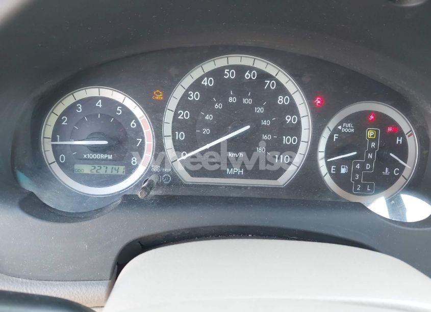 Thumbnail 10 of 2004 TOYOTA SIENNA LE