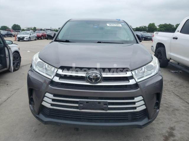 2019 TOYOTA HIGHLANDER LE - Photo 1