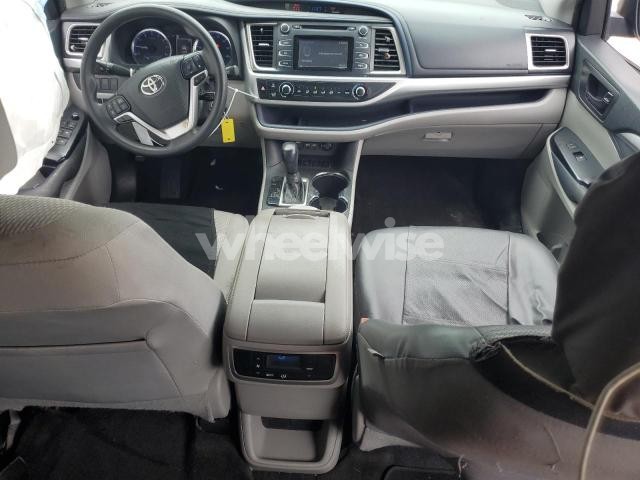2019 TOYOTA HIGHLANDER LE