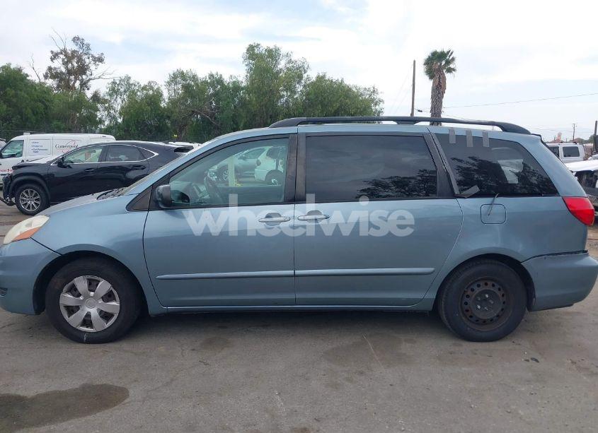 Thumbnail 6 of 2008 TOYOTA SIENNA LE