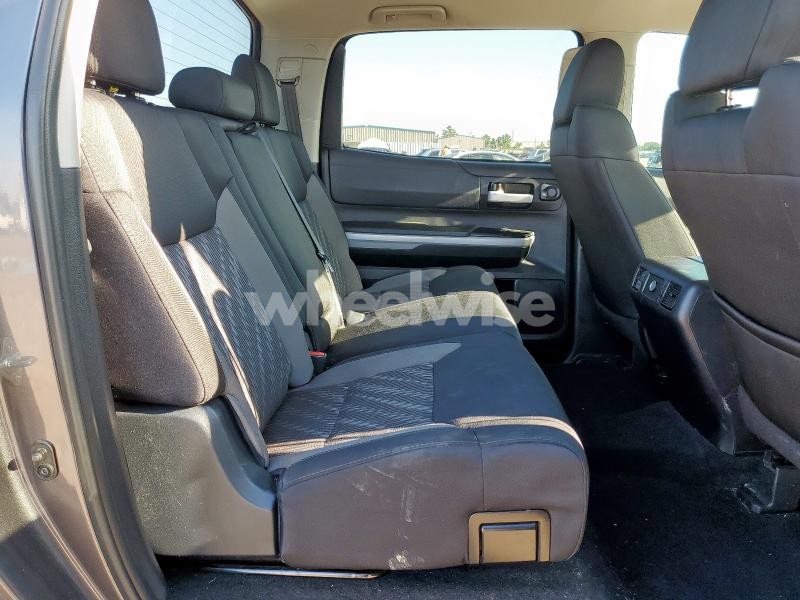 2018 TOYOTA TUNDRA CREWMAX SR5