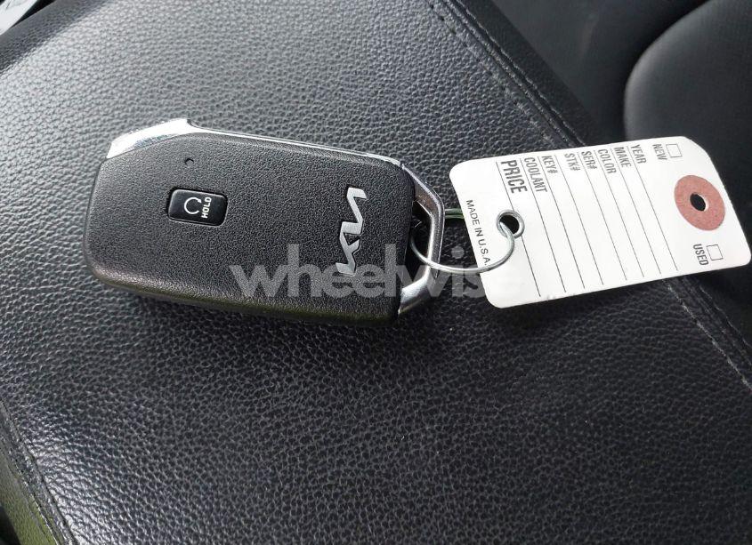 Thumbnail 3 of 2024 KIA SPORTAGE EX