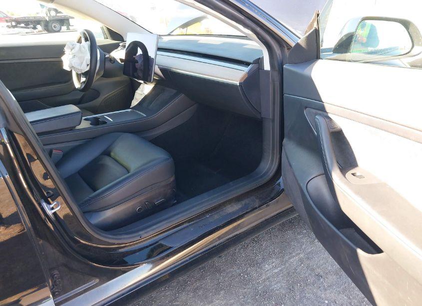 Thumbnail 13 of 2021 TESLA MODEL 3 STANDARD RANGE PLUS REAR-WHEEL DRIVE
