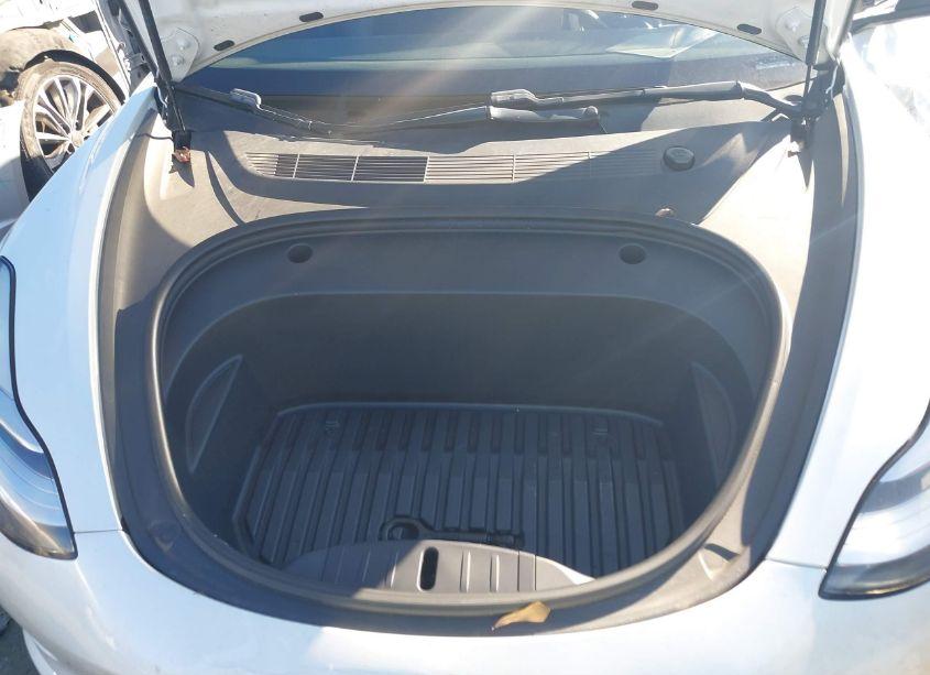 Thumbnail 2 of 2020 TESLA MODEL 3 LONG RANGE DUAL MOTOR ALL-WHEEL DRIVE