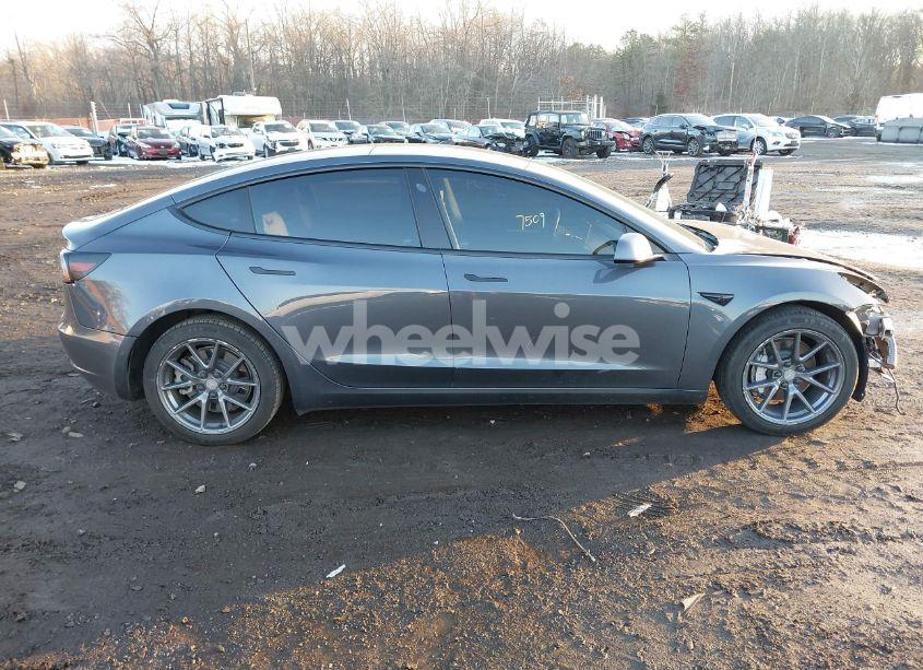 Thumbnail 5 of 2022 TESLA MODEL 3 LONG RANGE DUAL MOTOR ALL-WHEEL DRIVE