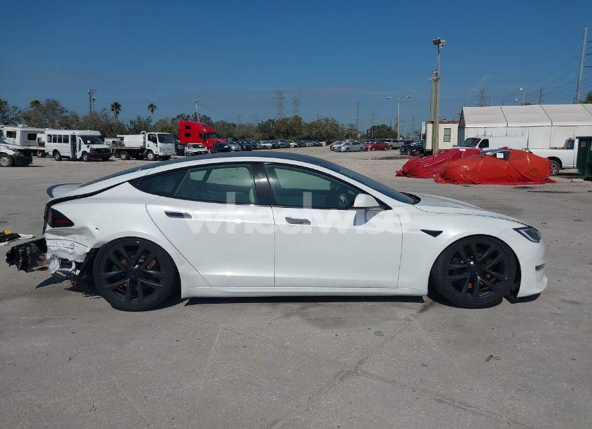 Thumbnail 4 of 2022 TESLA MODEL S PLAID TRI MOTOR ALL-WHEEL DRIVE