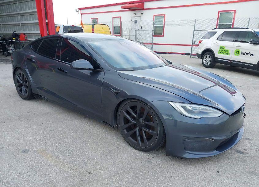 Main photo of 2021 TESLA MODEL S PLAID TRI MOTOR ALL-WHEEL DRIVE with VIN 5YJSA1E66MF431345
