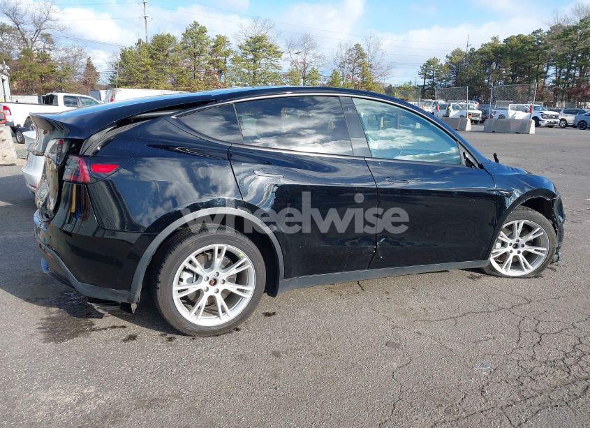 Thumbnail 14 of 2021 TESLA MODEL Y LONG RANGE DUAL MOTOR ALL-WHEEL DRIVE