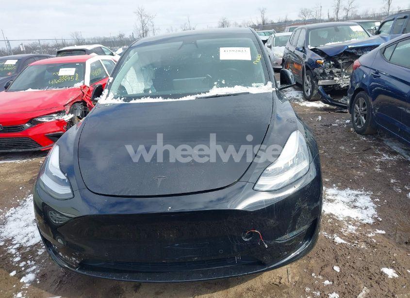 Thumbnail 4 of 2021 TESLA MODEL Y LONG RANGE DUAL MOTOR ALL-WHEEL DRIVE