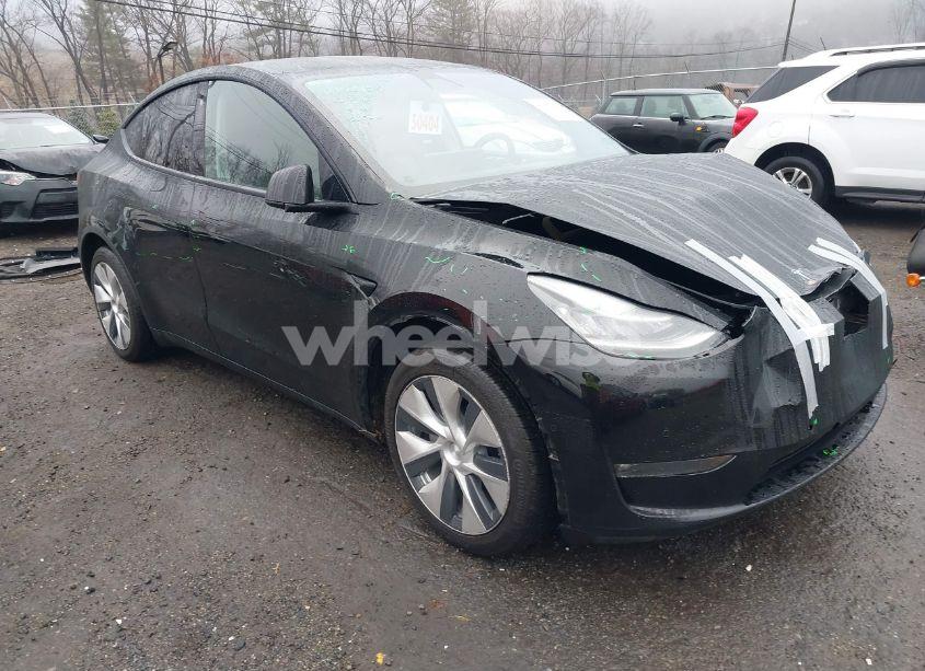 Main photo of 2021 TESLA MODEL Y LONG RANGE DUAL MOTOR ALL-WHEEL DRIVE with VIN 5YJYGDEE8MF101028