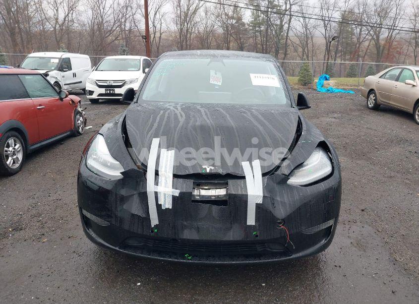Thumbnail 5 of 2021 TESLA MODEL Y LONG RANGE DUAL MOTOR ALL-WHEEL DRIVE