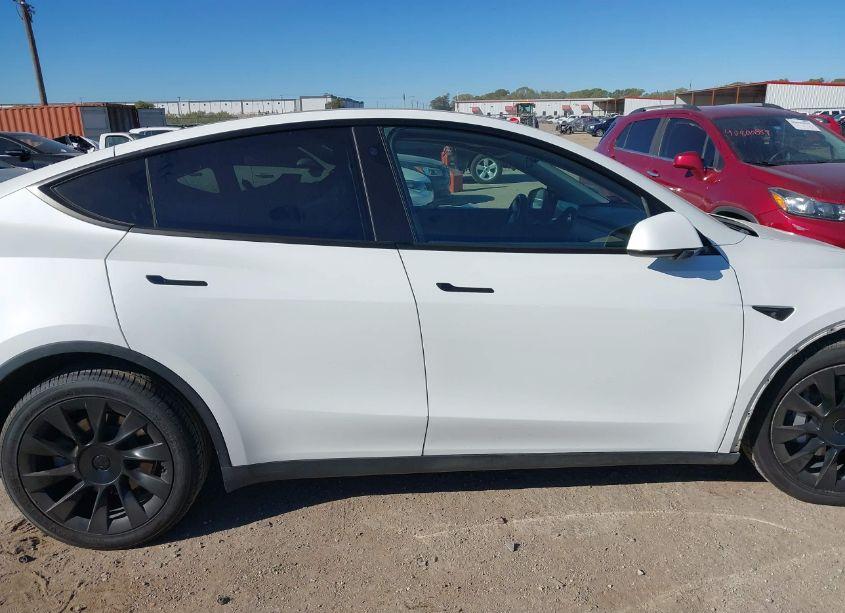 Thumbnail 6 of 2020 TESLA MODEL Y LONG RANGE DUAL MOTOR ALL-WHEEL DRIVE