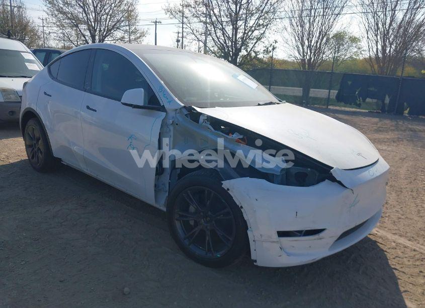 Main photo of 2025 TESLA MODEL Y LONG RANGE DUAL MOTOR ALL-WHEEL DRIVE with VIN 7SAYGDEE3SA359986