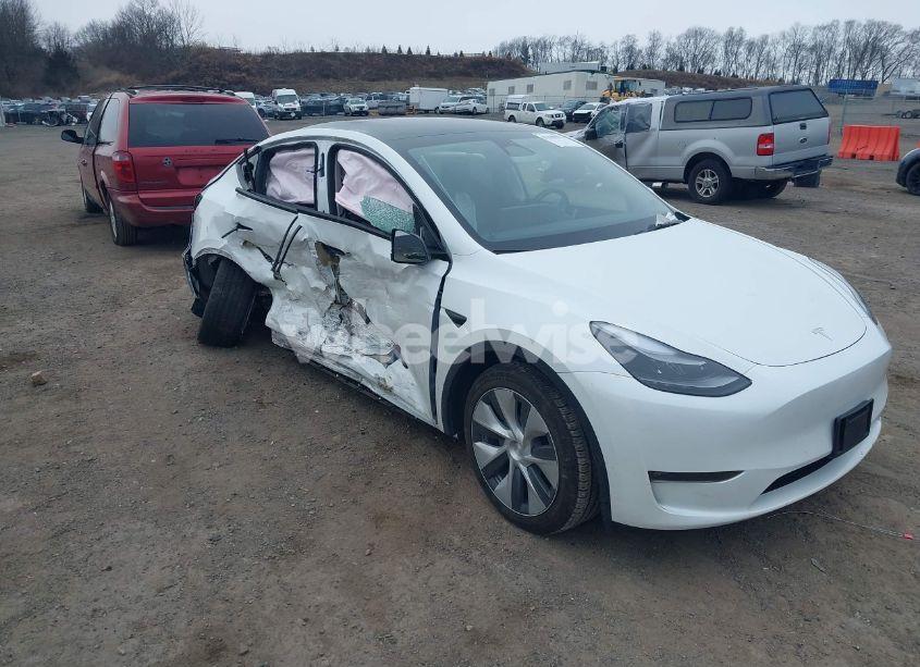 Photo of TESLA MODEL Y AWD/LONG RANGE DUAL MOTOR ALL-WHEEL DRIVE