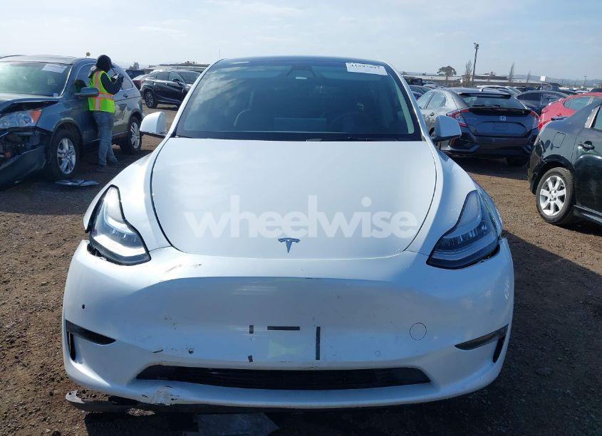 Thumbnail 3 of 2022 TESLA MODEL Y LONG RANGE DUAL MOTOR ALL-WHEEL DRIVE