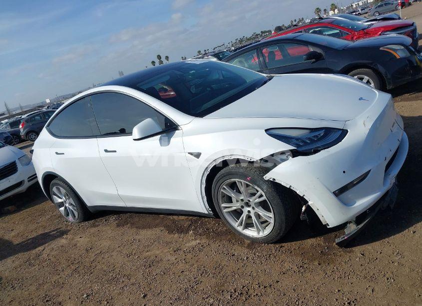 Thumbnail 4 of 2022 TESLA MODEL Y LONG RANGE DUAL MOTOR ALL-WHEEL DRIVE