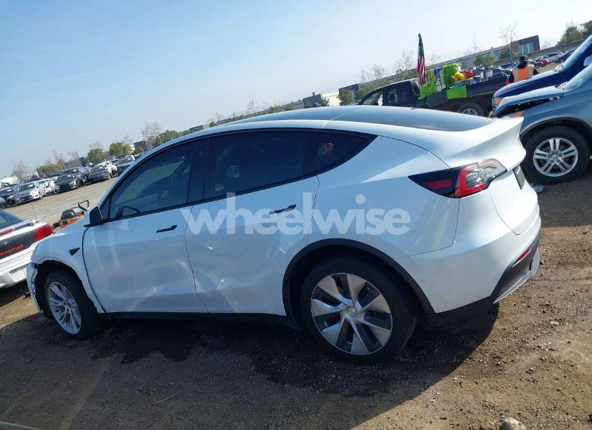 Thumbnail 5 of 2022 TESLA MODEL Y LONG RANGE DUAL MOTOR ALL-WHEEL DRIVE