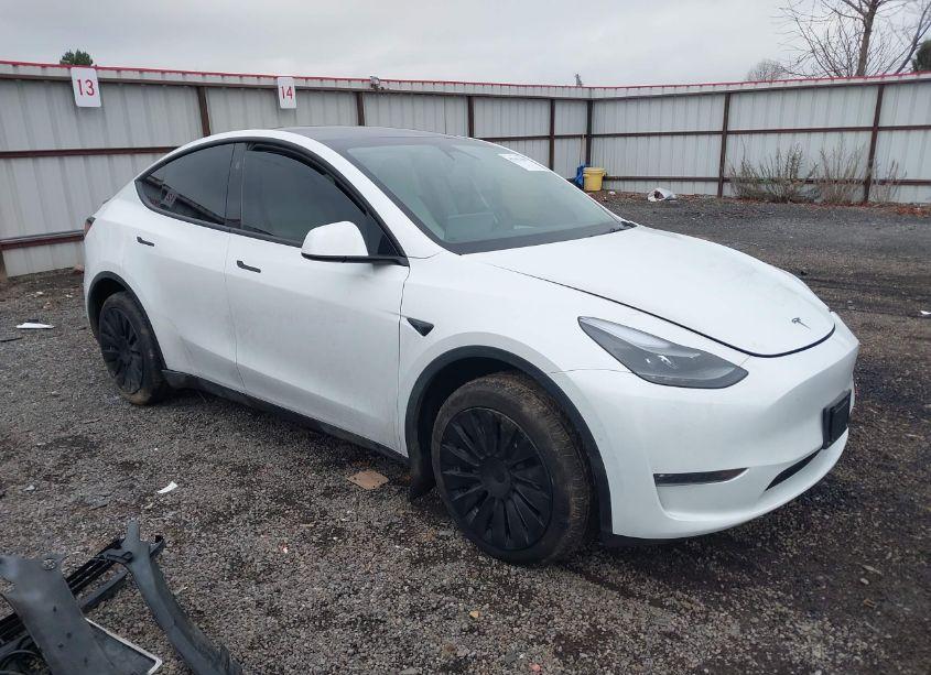 Main photo of 2024 TESLA MODEL Y LONG RANGE DUAL MOTOR ALL-WHEEL DRIVE with VIN 7SAYGDEE9RF072391