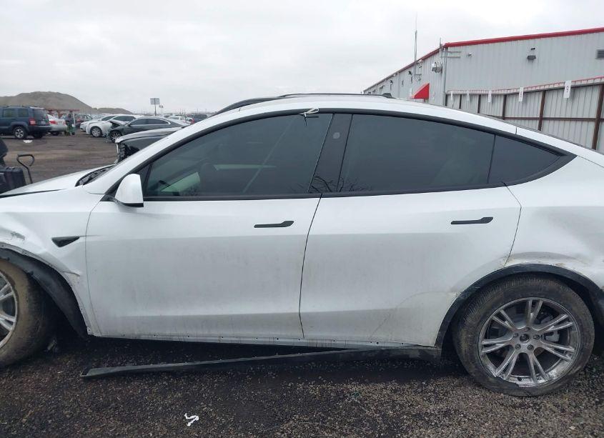 Thumbnail 5 of 2024 TESLA MODEL Y LONG RANGE DUAL MOTOR ALL-WHEEL DRIVE