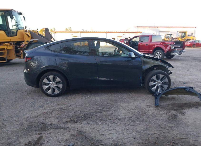 Thumbnail 6 of 2024 TESLA MODEL Y LONG RANGE DUAL MOTOR ALL-WHEEL DRIVE