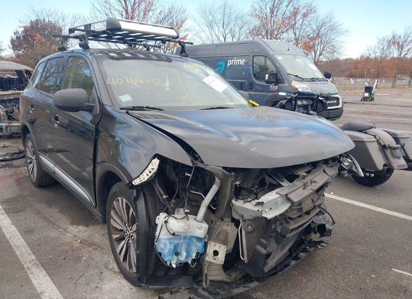 Photo of MITSUBISHI OUTLANDER ES 2.4
