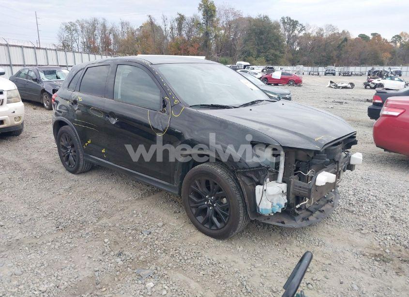 Photo of MITSUBISHI OUTLANDER SPORT 2.0 LE