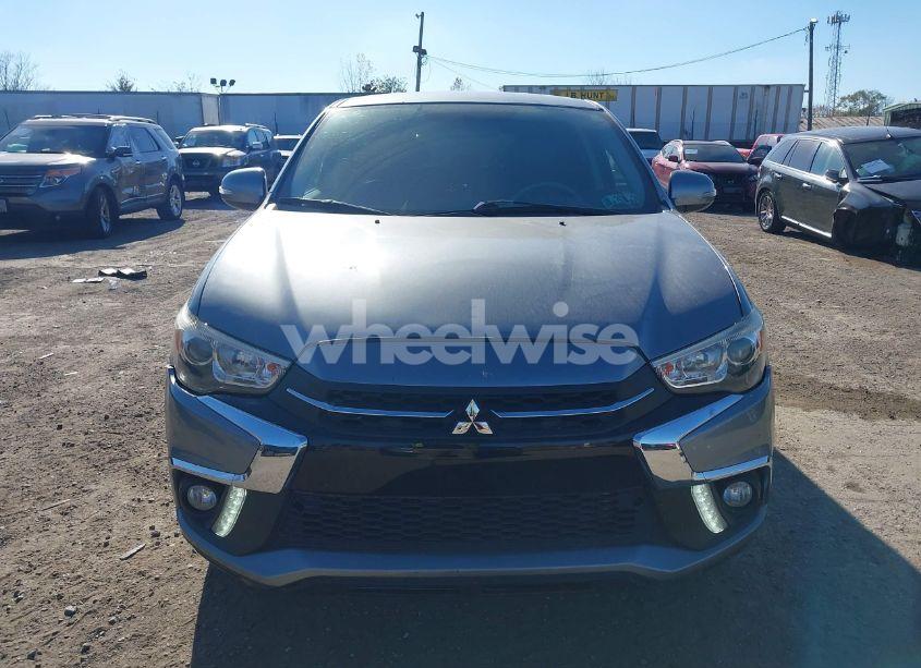 Thumbnail 4 of 2018 MITSUBISHI OUTLANDER SPORT 2.4 SE