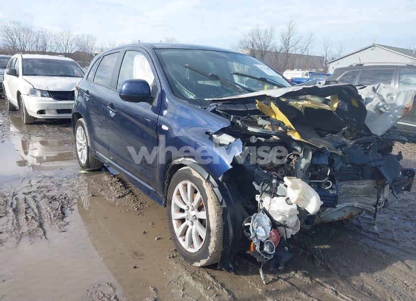 Photo of MITSUBISHI OUTLANDER SPORT SE