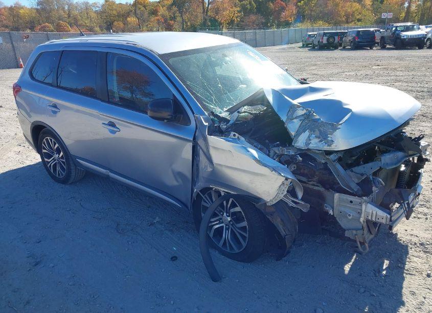 Photo of MITSUBISHI OUTLANDER ES