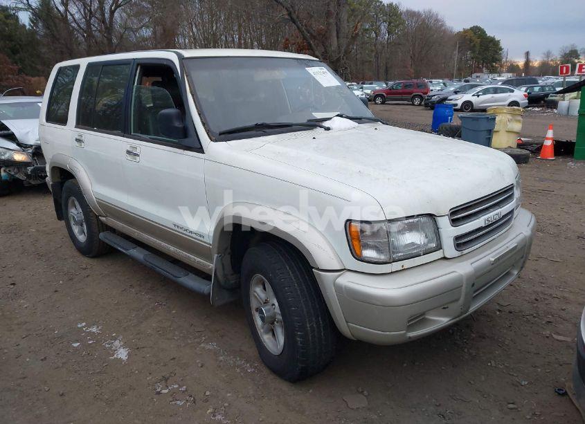 2002 Isuzu Trooper - Photo 1